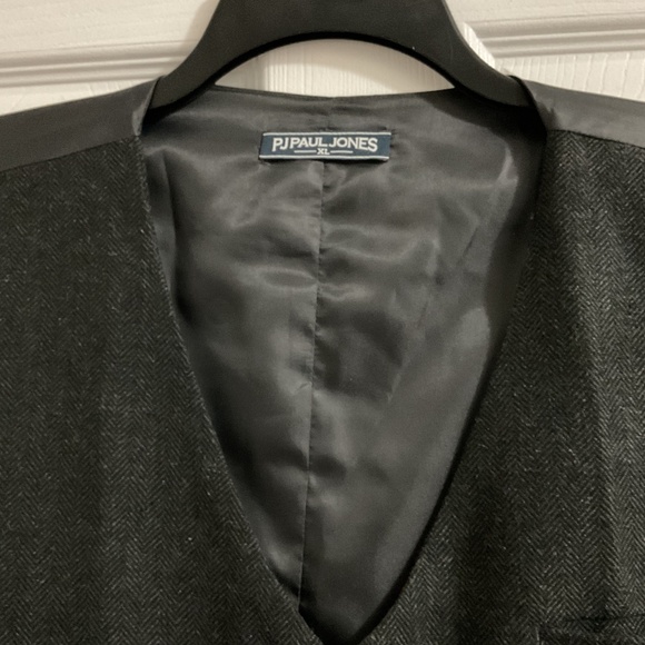Men’s Wool-blend Charcoal Gray Herringbone Vest, XL - Picture 2 of 5